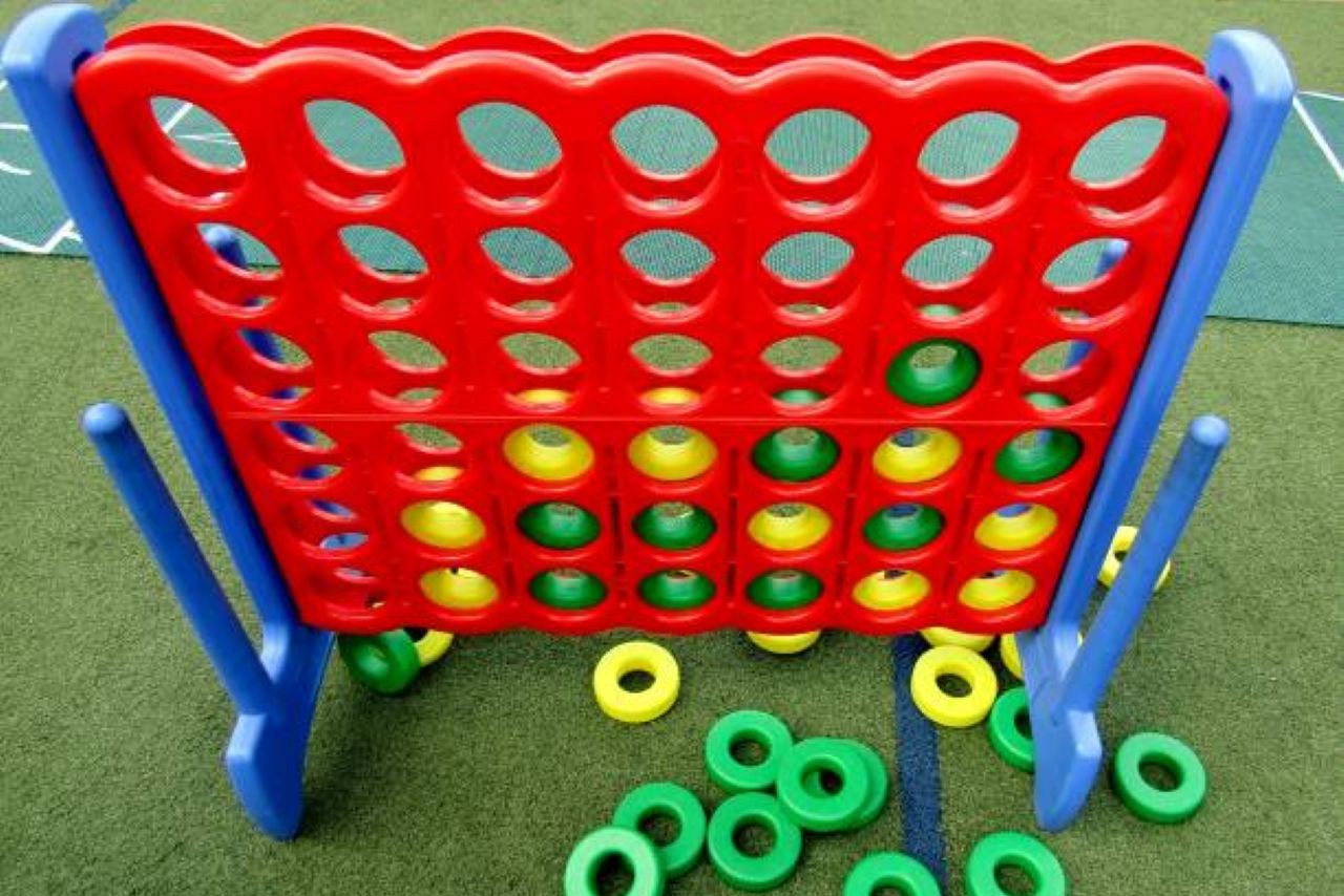 connect 4 yard game